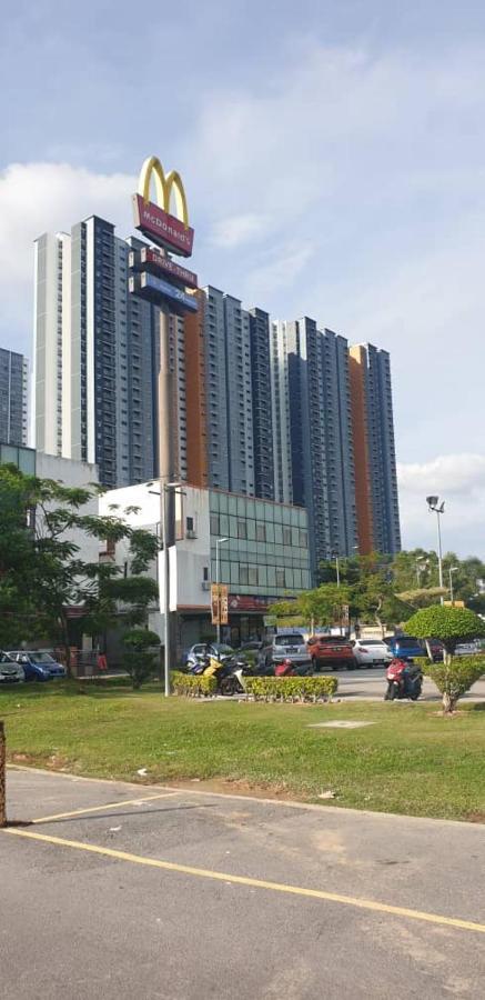 Alanis Suite Klia With Neflix Sepang Exterior photo